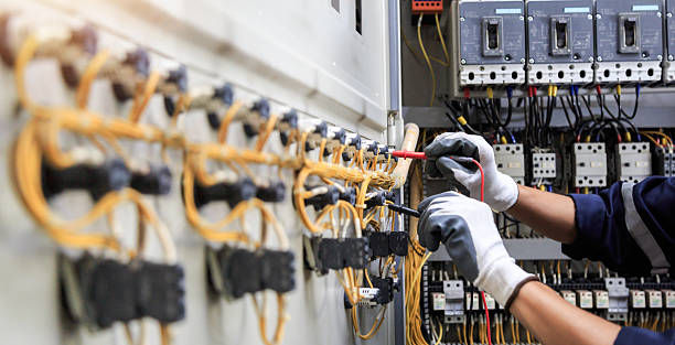 Professional Electrician technician working in Galesburg, IL